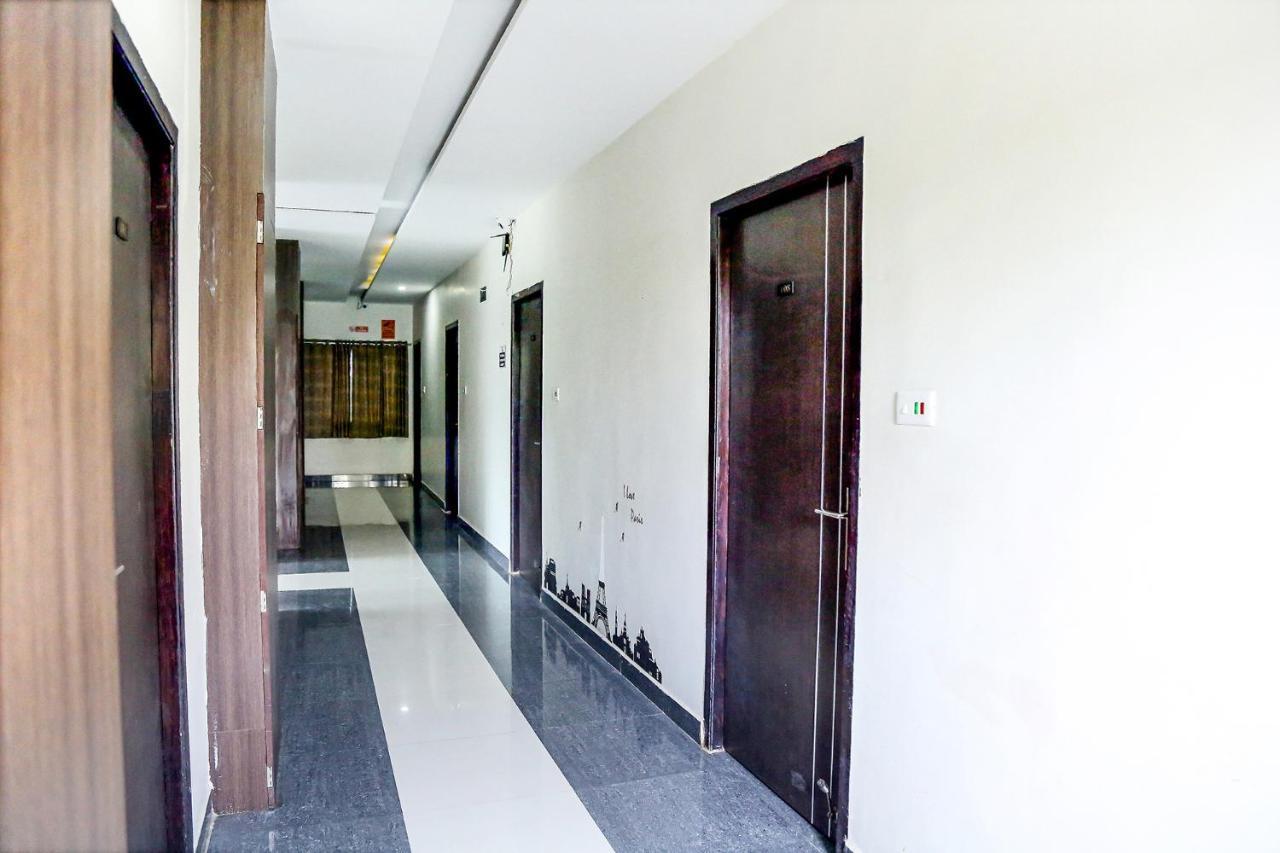 Fabexpress Essvee Mg Road Vijayawada Hotell Exteriör bild